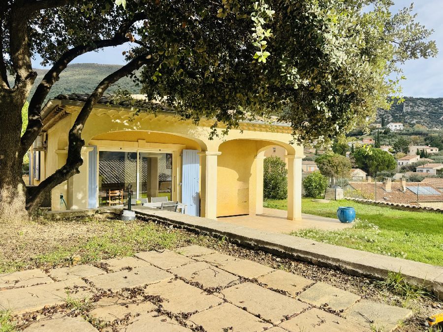 NYONS - VILLA AU CALME