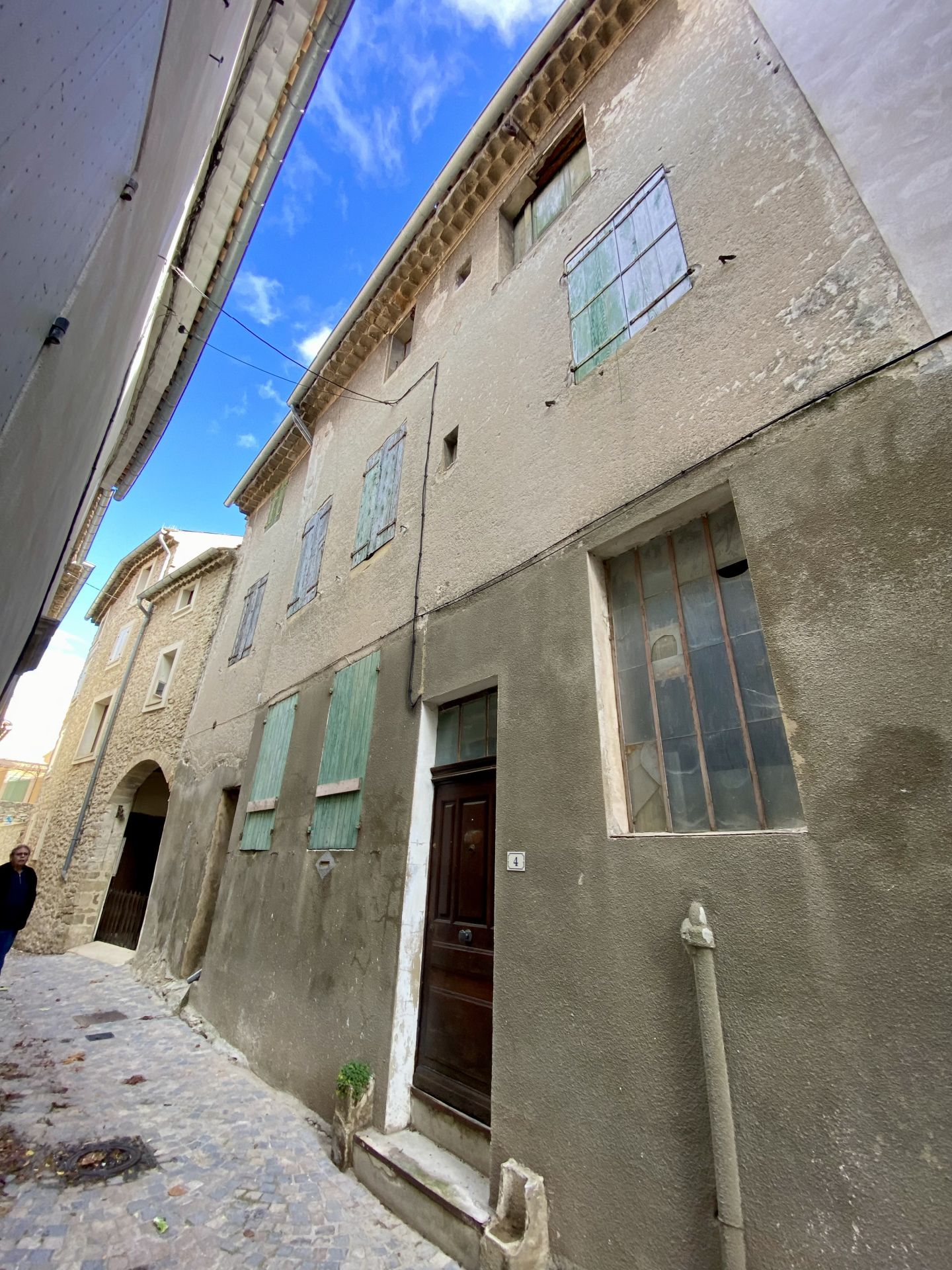 MOLLANS CENTRE - MAISON DE VILLAGE A RENOVER 140M2