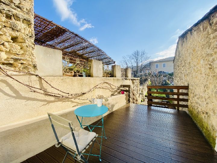 MALAUCENE CENTRE-VILLE - MAISON DE VILLAGE AVEC JARDIN - image n°1