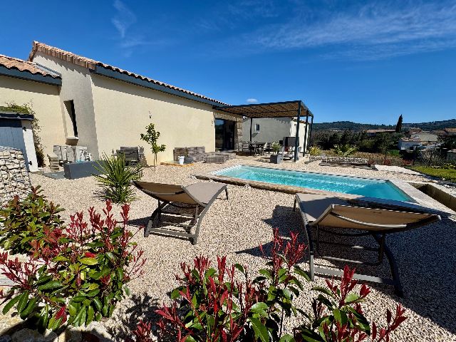 VILLA RECENTE AVEC PISCINE - PROCHE VAISON - image n°1