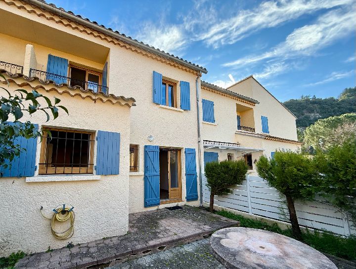 NYONS CENTRE - MAISON AVEC JARDINET ET GARAGE - image n°1