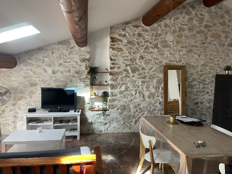 VAISON HYPER CENTRE - SUPERBE LOFT TRAVERSANT - image n°1