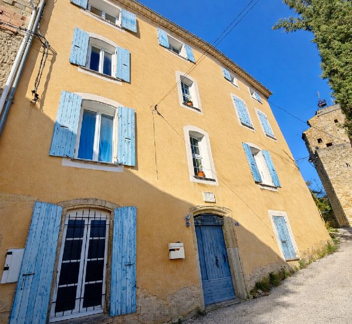 MALAUCENE- MAISON DE VILLAGE DE 170 M2 AVEC JARDIN GARAGE ET - image n°1