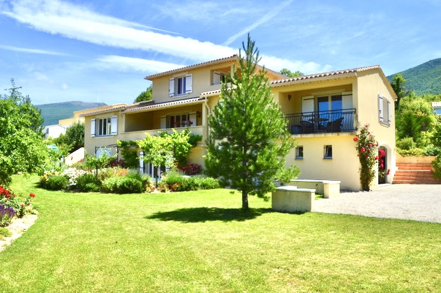 BARONNIES PROVENÇALES - BELLE VILLA AVEC GÎTES ET VUE
