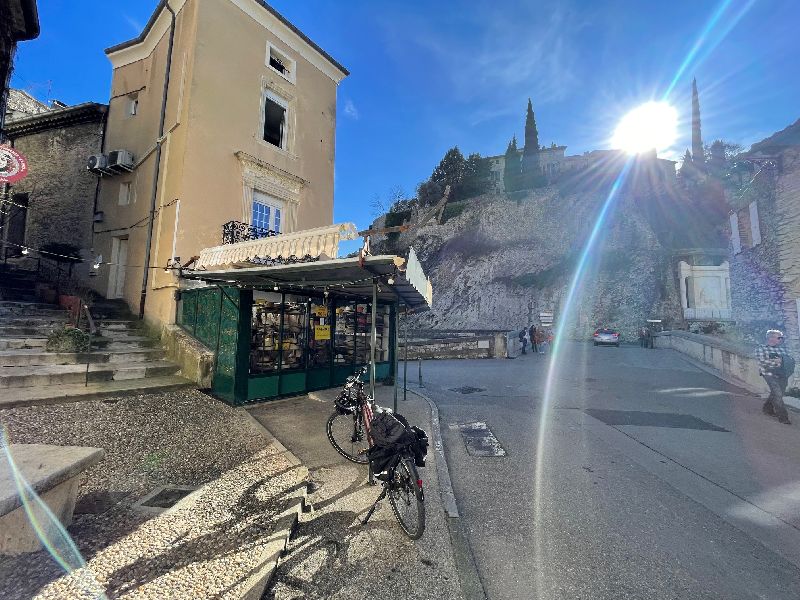 VAISON CENTRE - MURS ET FONDS DE COMMERCE - image n°1