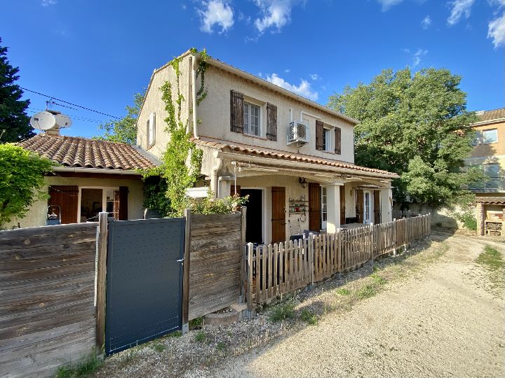 SORGUES - BELLE MAISON 123M2 AVEC JARDIN - image n°1