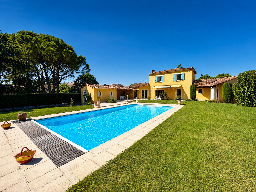 VILLA CENTRE VALREAS - QUARTIER CALME - image n°1