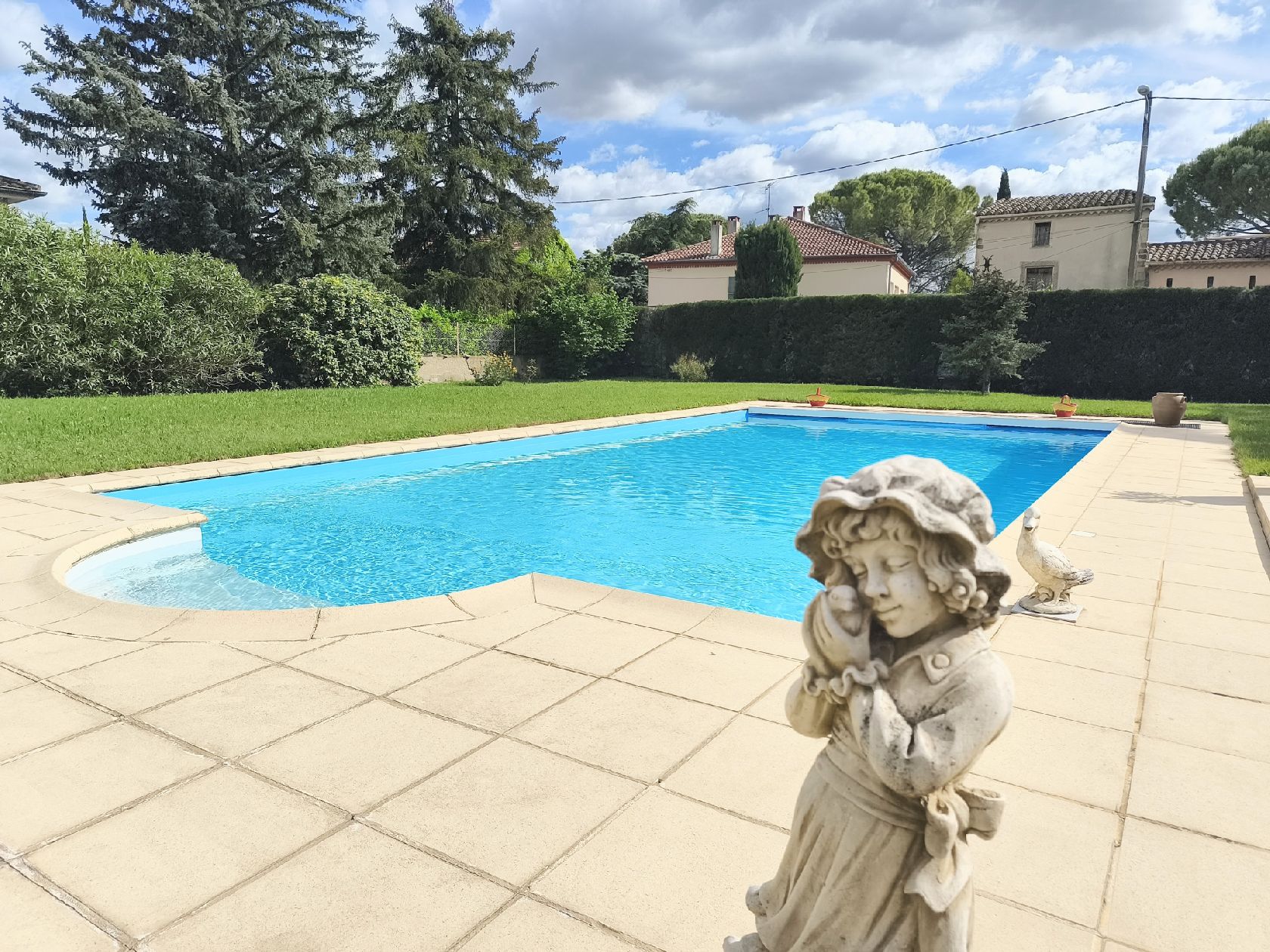 VILLA CENTRE VALREAS - QUARTIER CALME