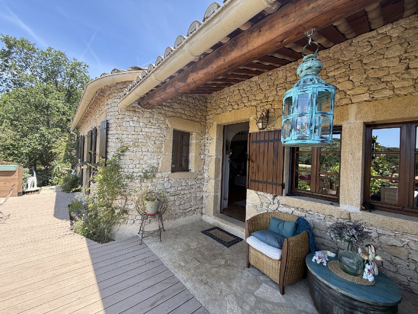 NYONS - ELEGANTE VILLA PROVENCALE AVEC PISCINE ET VUE