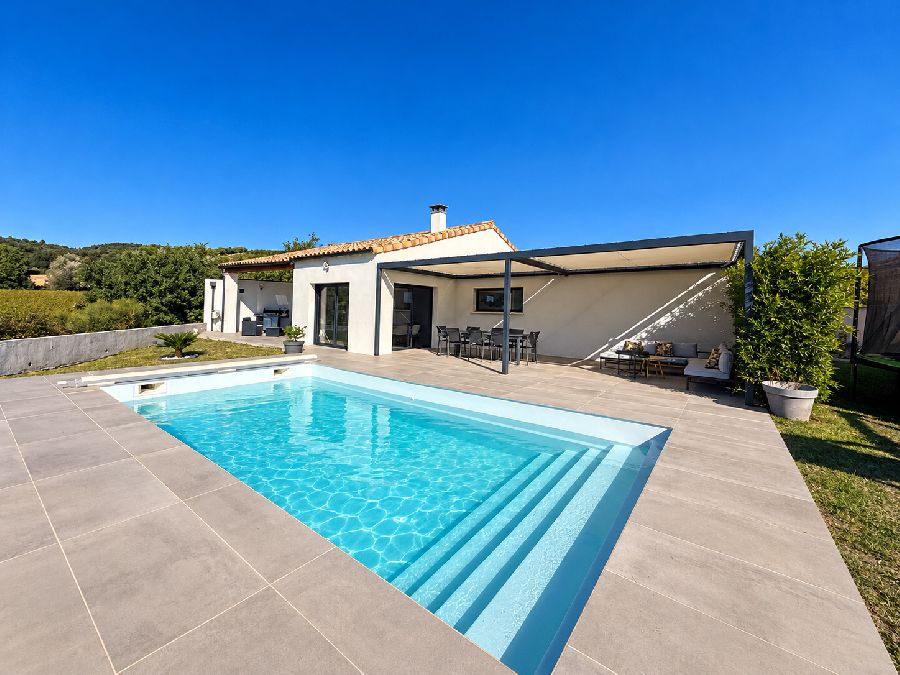 PROCHE NYONS - ELEGANTE VILLA  CONTEMPORAINE AVEC PISCINE ET - image n°1